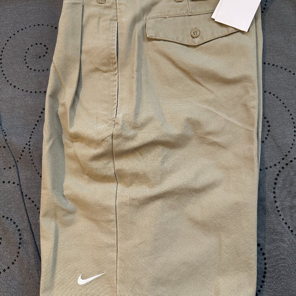 NIKE CASUAL PLEATED COTTON #247 BEIGE KHAKI SHORTS SIZE 34 32 OR 30 MEN $80.00